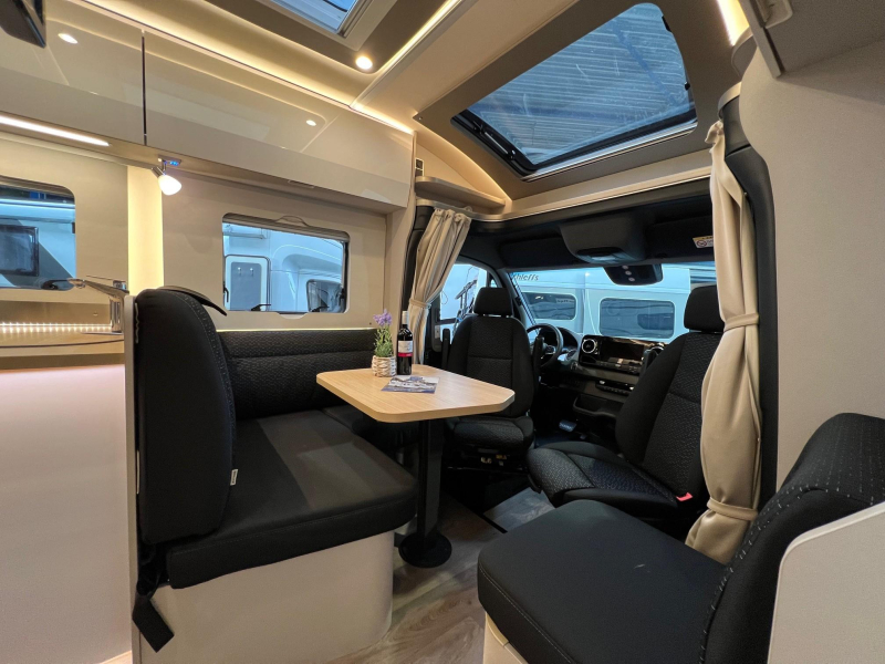 Hymer Tramp 680 automaat, enkele bedden  foto: 1