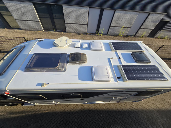 Hymer ML-T 620 163 PK AUTOMAAT 45.588 KM 4400 KG BOMVOL 12 MAANDEN GARANTIE MERCEDES SPRINTER 416 CDI LENGTEBEDDEN SOLAR 18 INCH ALUVELGEN foto: 23