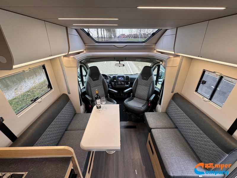 Adria Matrix Plus 670 DL L&auml;ngsbetten / Automatik Foto: 2