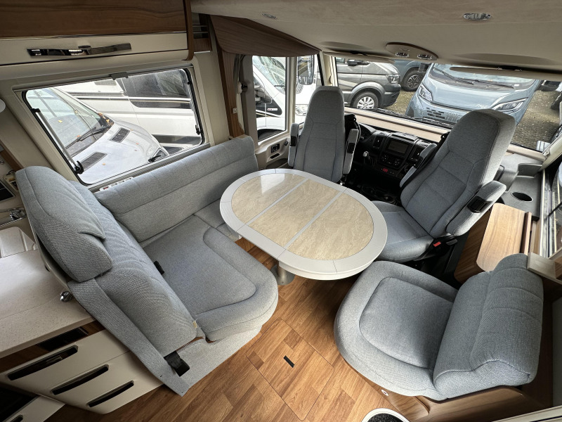 Hymer B 704 PL 3.0 M-JET 180 PK AUTOMAAT  foto: 9