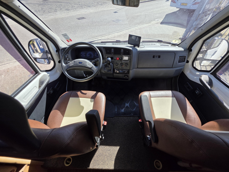 Autocaravana Chausson Welcome 70 2.8JTD 2002 foto: 2