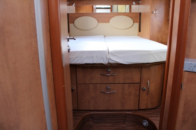 Carthago Chic C Line I 5.0 1e eigenaar Fiat 3.0 liter 160 pk 4250 kg chassis enkele bedden 5 zitplaatsen (122  foto: 45