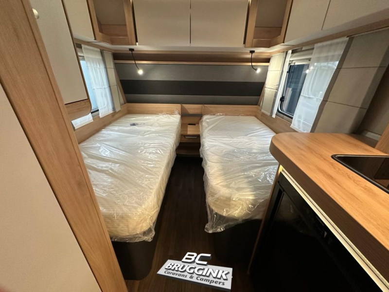 Knaus Sport 460 EU ENKEL BED VLOERVERWARMING  foto: 8
