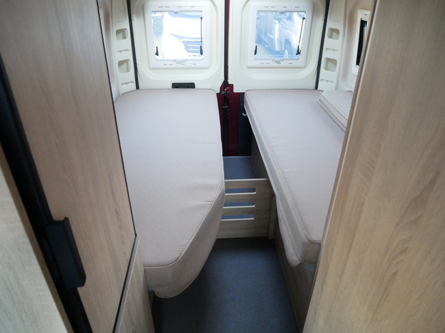 Clever 6.40 Mtr Buscamper, Chasis Maxi, &iexcl;&iexcl;Camas Bajas Longitudinales!! foto: 17