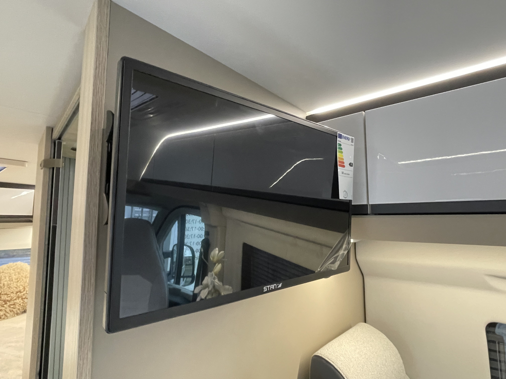 Adria Twin Plus 640 SLB ENKELE BEDDEN CAMERA CRUISE CONTROL foto: 15