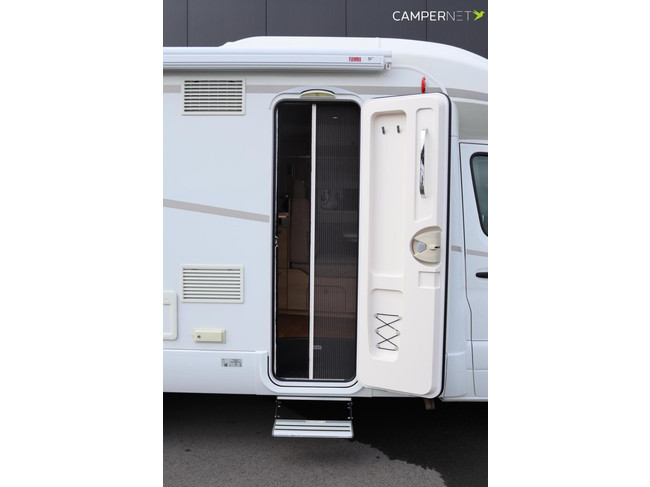 Hymer BMC-T 680 177hp Automatic | Single beds | Drop-down bed | Separate shower | Solar panel | Veloslide | Bearlock | SLC Chassis | Awning photo: 5