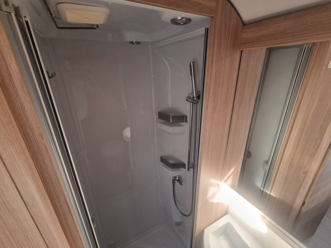 B&uuml;rstner Ixeo I720 Champagne Fiat foto: 14