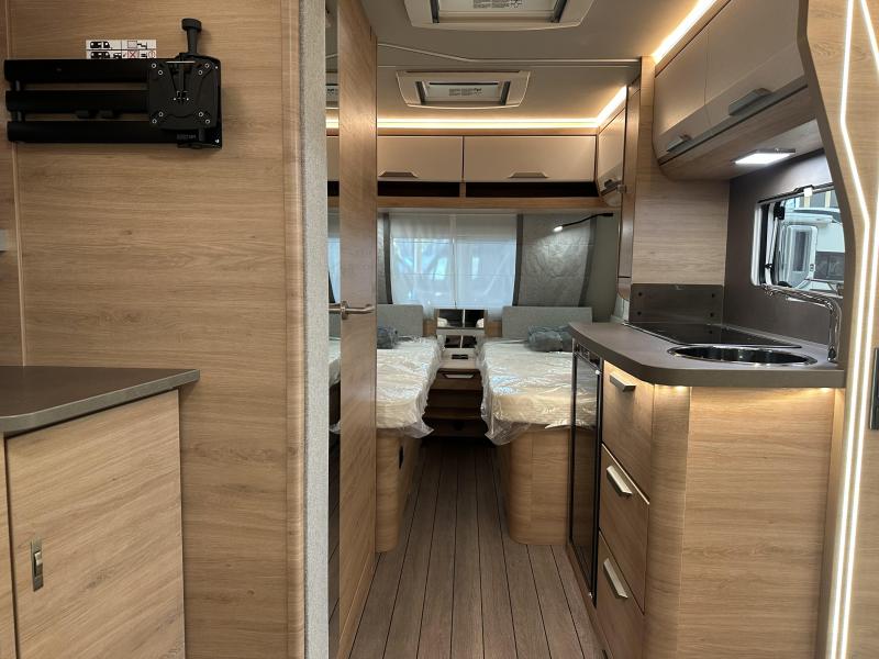 Knaus Sudwind 60 Years 460 EU enkele bedden / voorraam  foto: 17