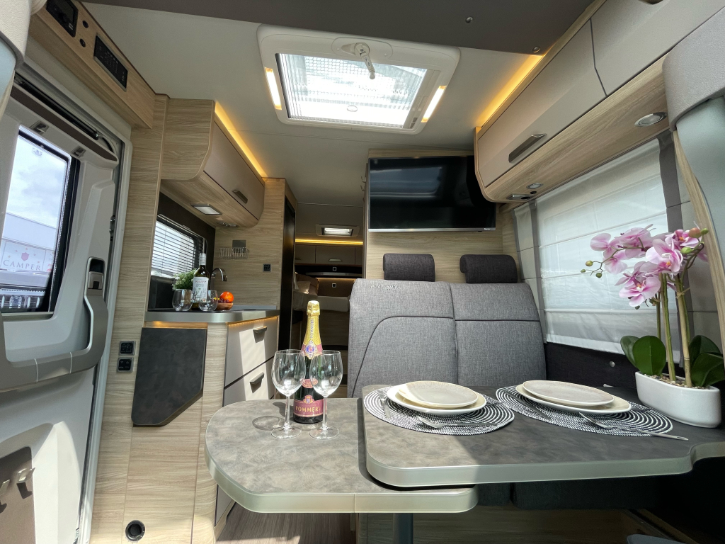 Knaus PLATINUM 650 MEG SINGLE BEDS AUTOMATIC photo: 9