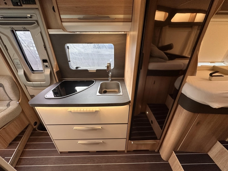 Knaus Sky Wave 60 Years 650 MEG Fiat 140PK Lengtebedden  foto: 10
