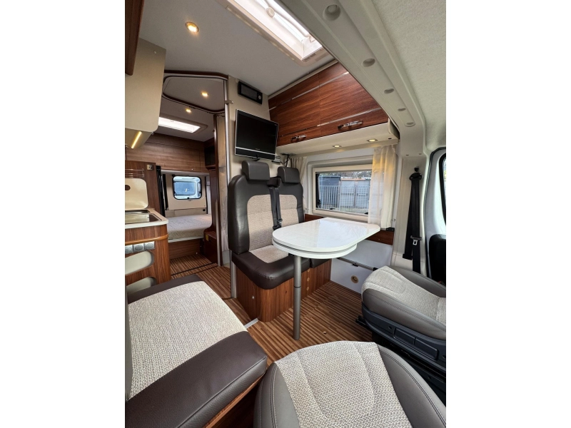 Adria Twin 640 SLX Vastbed top-Indeling  foto: 6