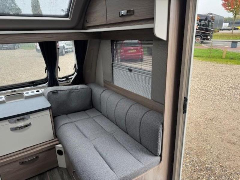 Sprite Mondial 470 SE frans bed  foto: 9