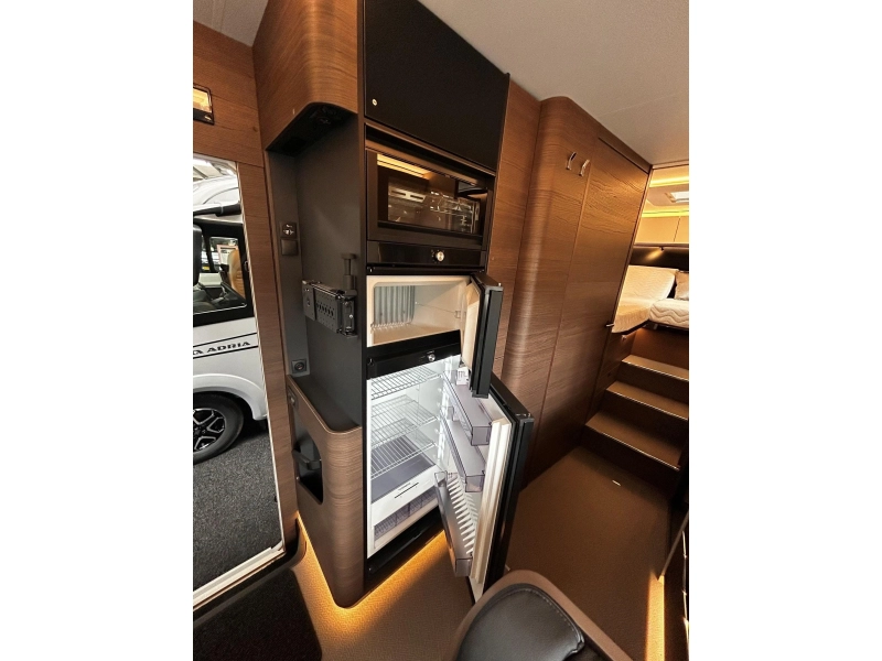 Adria Supersonic 780 SL 360 Grad Kamera, Luxussitze Foto: 14