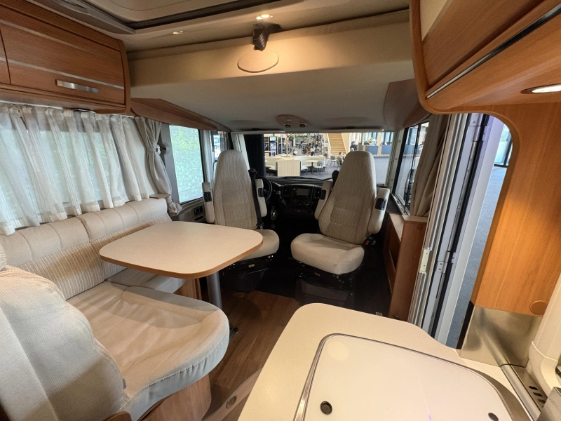Hymer Exsis-I 474 zonnepaneel / bearlock  foto: 8