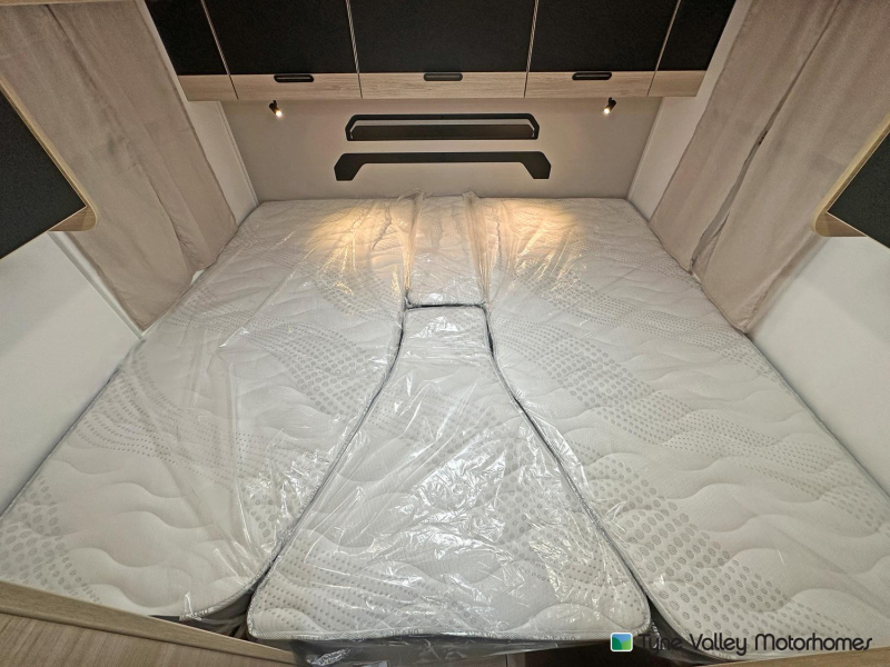 Chausson 797 Titanium single beds and automatic photo: 21