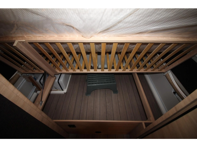 Knaus Sudwind Black Selection 420 QD Dwarsbed & Hoge koelkast!  foto: 17