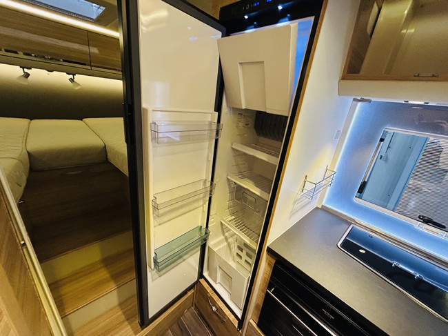 Adria CORAL S 600SL Plus, Autom&aacute;tico, Camas individuales, 1er Propietario 150CV foto: 14
