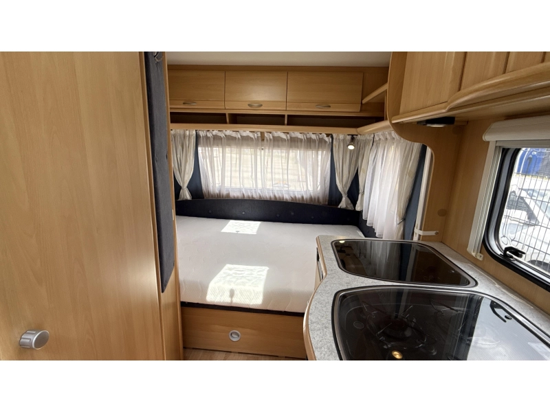 Dethleffs Camper 440 DB Zugsitz Festbett Toilette Foto: 12