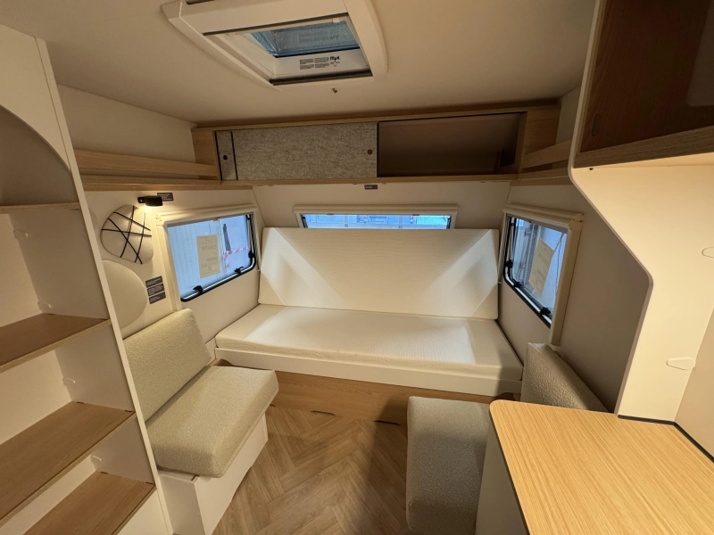 LMC E:dero 470K Ventana delantera abatible foto: 16