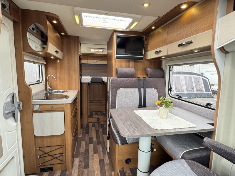 Knaus Vansation Van TI 600 meg - lits jumeaux photo : 5