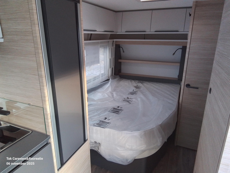 Fendt Apero 465 SFB cocina central y cama francesa foto: 7