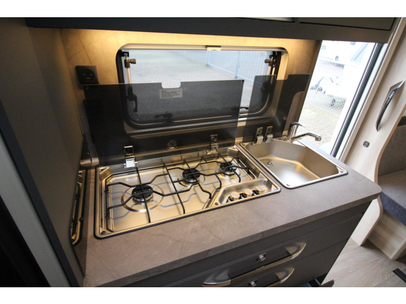 Hobby De Luxe 495 UL &iexcl;Camas individuales y asiento redondo! foto: 14