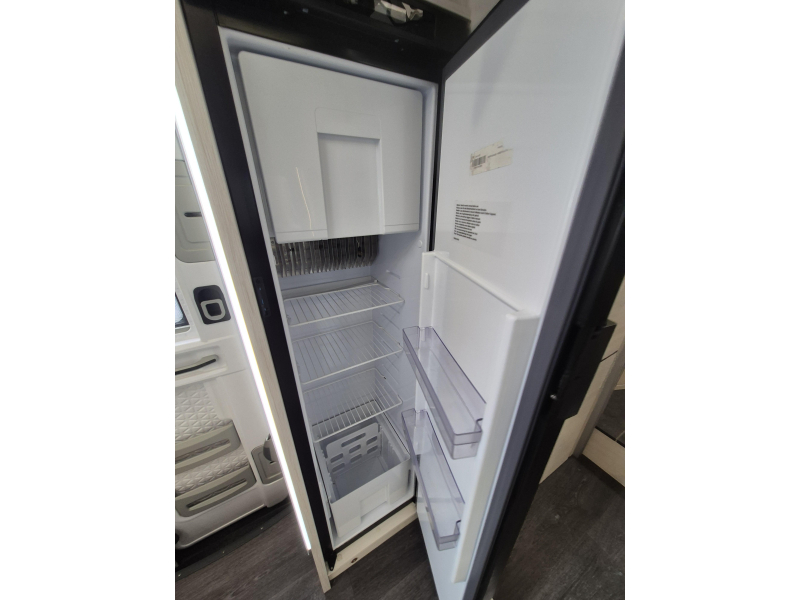 Chausson Titanium Ultimate 777 Arctic WITHOUT DROP-DOWN BED photo: 18