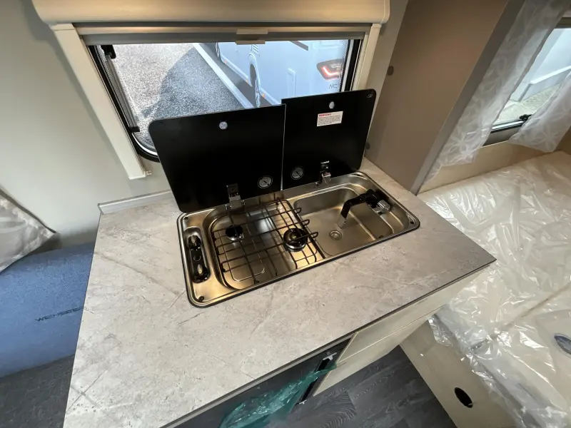 Weinsberg CaraCito 450 FU FRANS BED-LICHTGEWICHT  foto: 6