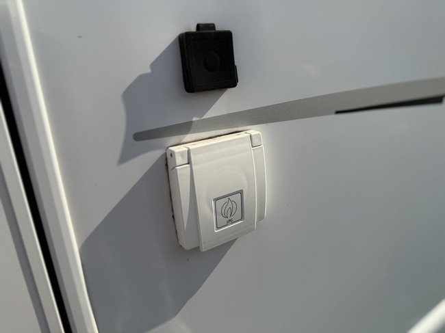 Knaus SKY TI 700 MEG SILVER SELECTION / Free Storage photo: 5