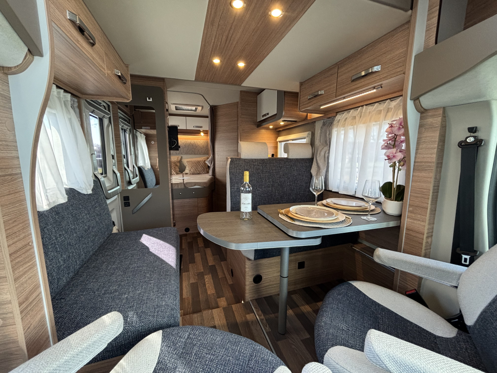 Weinsberg CaraSuite 650 9-VELOCIDADES AUTOM&Aacute;TICO CAMA FRANCESA + CAMA ABATIBLE foto: 19