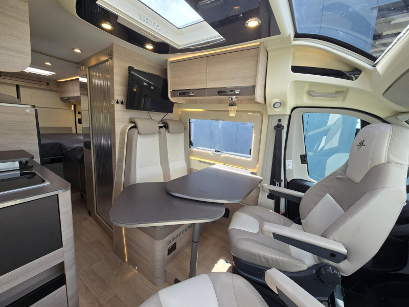Rapido V 68 Lengte Bedden 9G Automaat  foto: 11