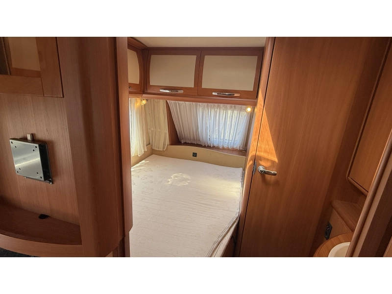 Hobby Prestige 495 UFE frans bed rondzit toilet  foto: 11