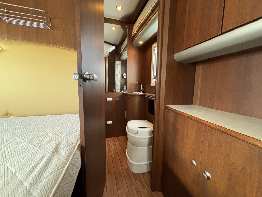 ELNAGH Prince 590L - 2011 - Luxe halfintegraal - 86.000km  Prince 590L foto: 9