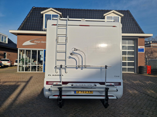 Adria Coral 600SL Axess Automatik | L&auml;ngsbetten | Tempomat | Dachklimaanlage | Fahrradtr&auml;ger | Etc. Foto: 2