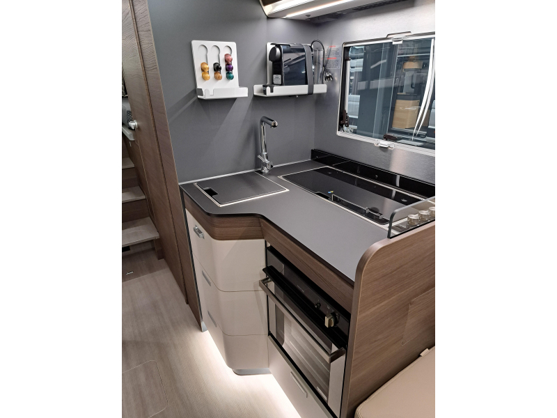 Adria Coral MB Supreme 670 DL  foto: 9
