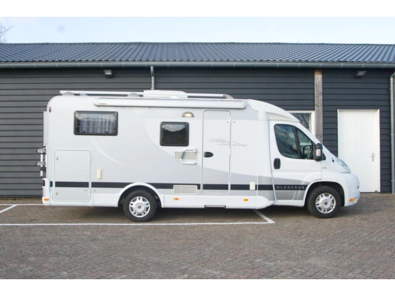 Dethleffs Globebus T 004 halfintegraal camper  foto: 3