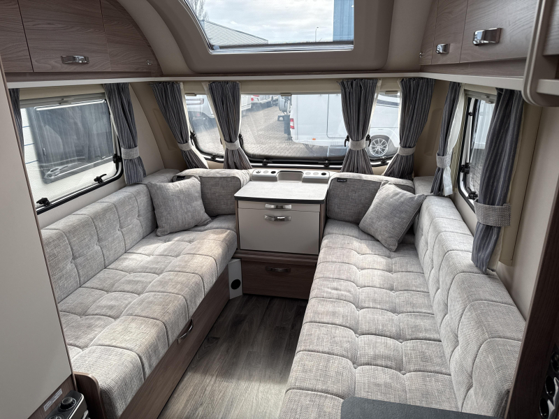 Sprite Mondial 370 EK Thule cassette awning photo: 2