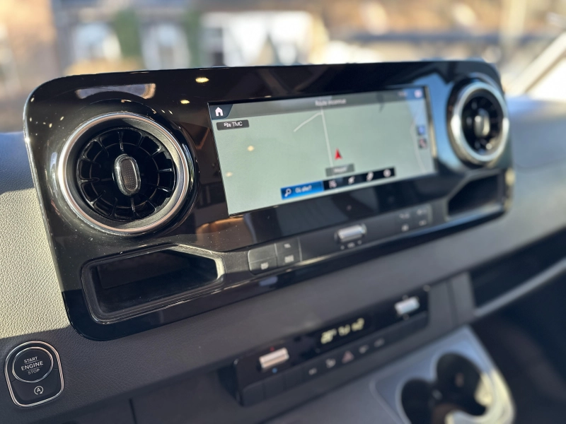Bürstner Lyseo M Harmony Line 690 G | Mercedes | automaat  foto: 5