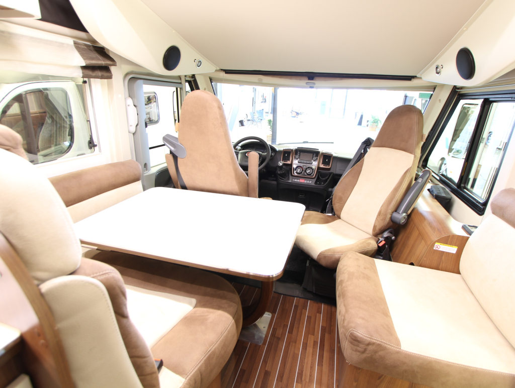 MC LOUIS NEVIS 876 foto: 17