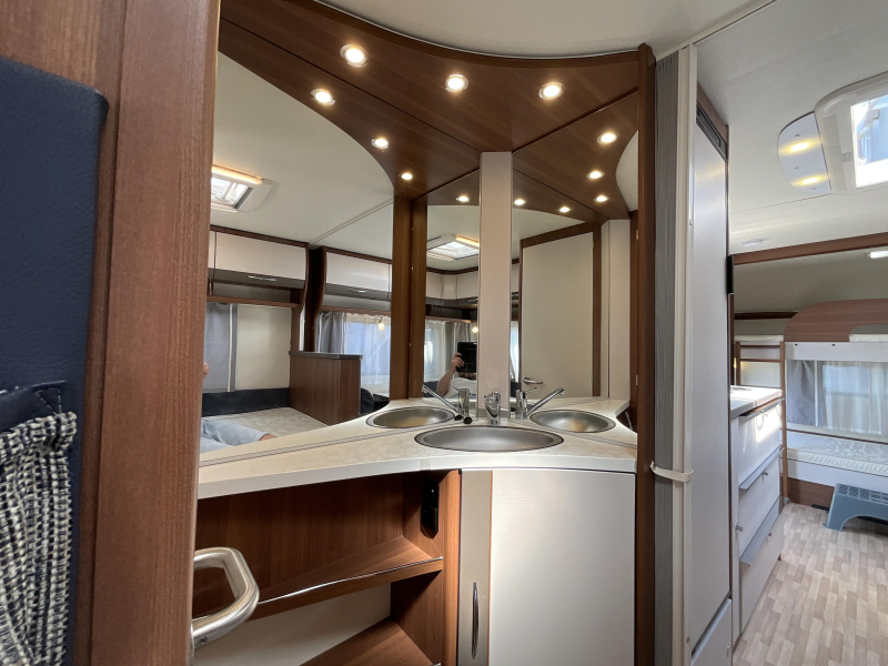 LMC Vivo 520 K STAPELBED-MOVER-VOORTENT  foto: 8