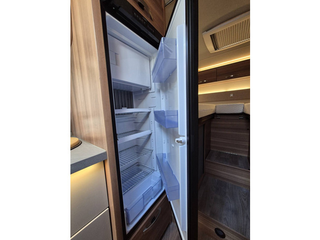 Weinsberg CARACOMPACT 600 MEG R 57 131 CV CAMAS INDIVIDUALES PORTABICICLETAS BEARLOCK foto: 17