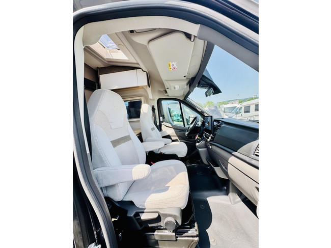 LMC Innovan 592 MJ. 25 + Solar + 200A Lithium + Automaat foto: 14