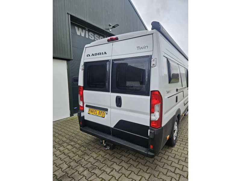 Adria Twin 640 SL Enkele bedden  foto: 2