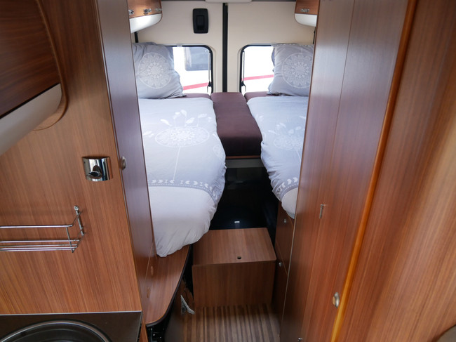 Adria Twin 640 SL, Lengtebedden, Maxi Chasis, Construct slot foto: 17