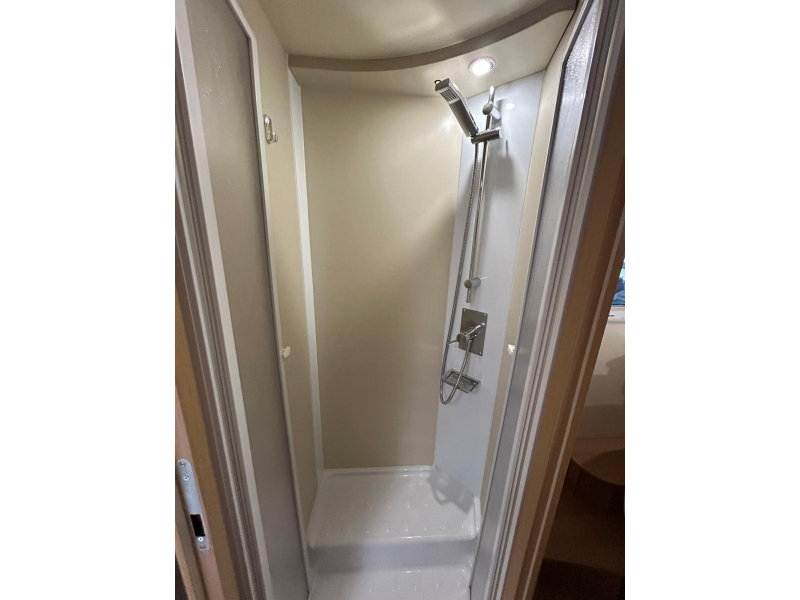 McLouis Sovereign 481 G Cama Queen foto: 7