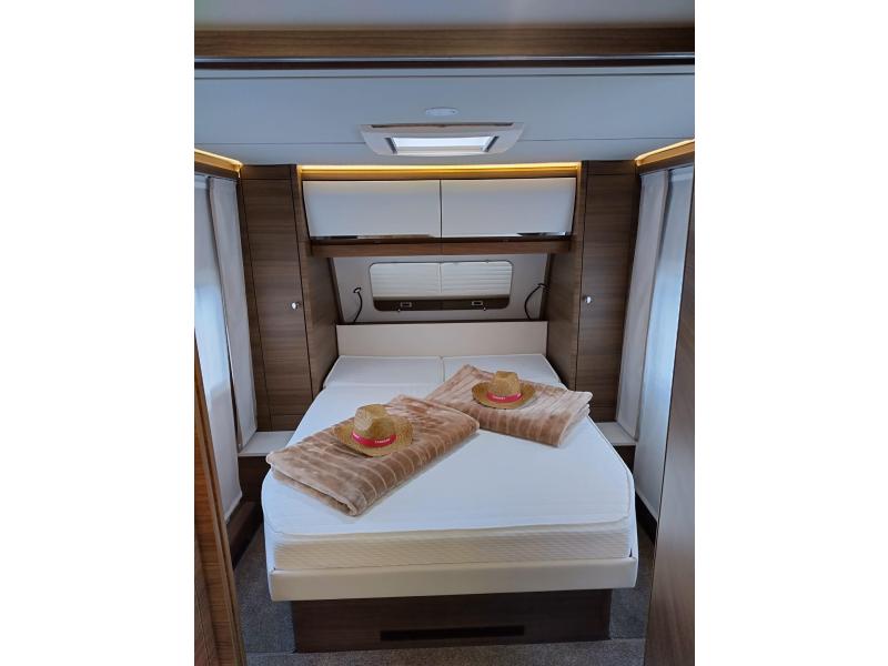 Tabbert Puccini 685 DF queensbed, mover, airco  foto: 26