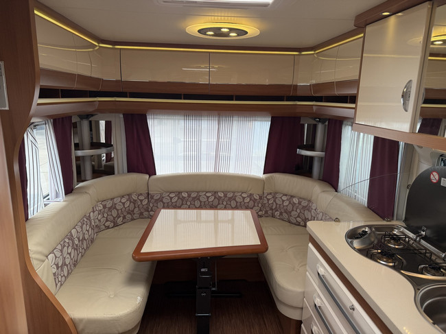 Hobby DE LUXE 460 UFE Foto: 7