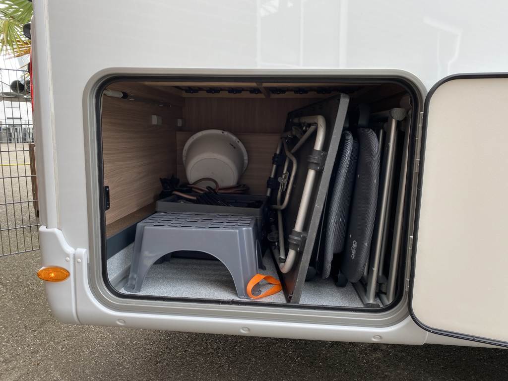 Bürstner T660 + Hefbed foto: 2