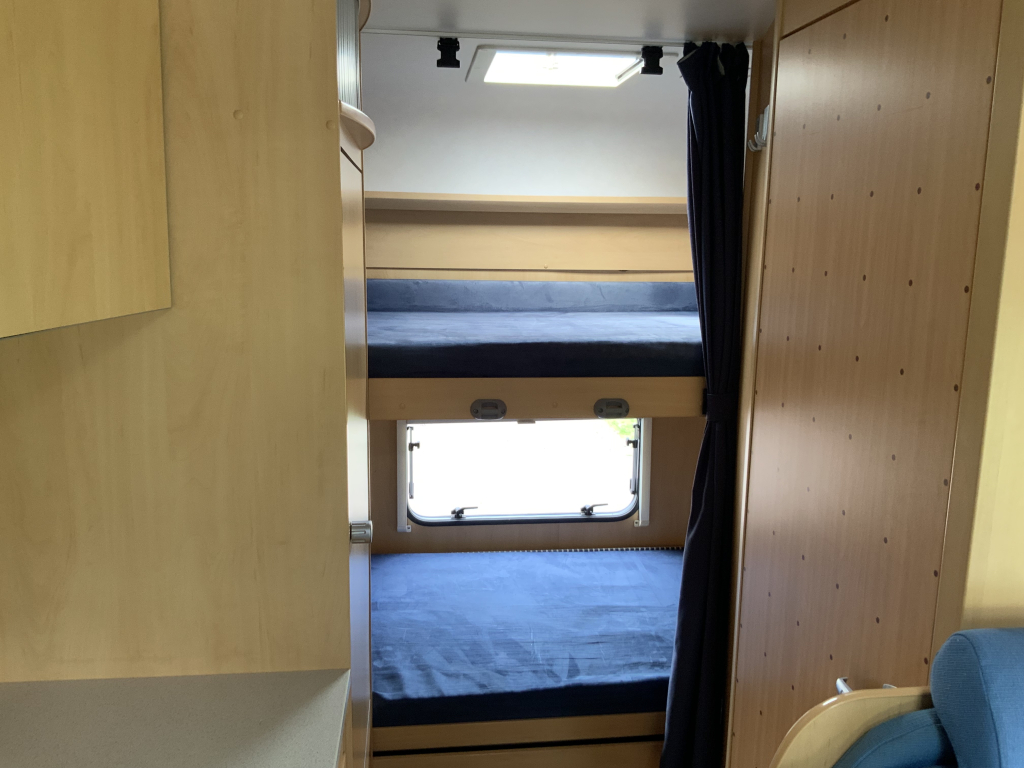 Detlheffs A 5881 Fiat 2.3 130 PS, Alkoven, Etagenbett, 5 Sitzpl&auml;tze und 6 Schlafpl&auml;tze, Hat Gebrauchsspuren, Bj. 2007 Camper Zentrum on the road Foto: 10