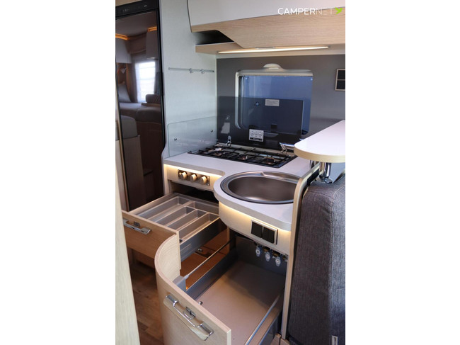 Hymer BMC-T 600 Whiteline 170 PS Automatik | Wechselrichter | L&auml;ngsbetten | SLC Chassis | SOG Toilettenl&uuml;ftung | Markise | Maxxfan | Abus Extr Foto: 12
